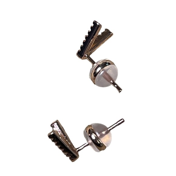 Mooham V earrings NIB - Picture 3 of 3